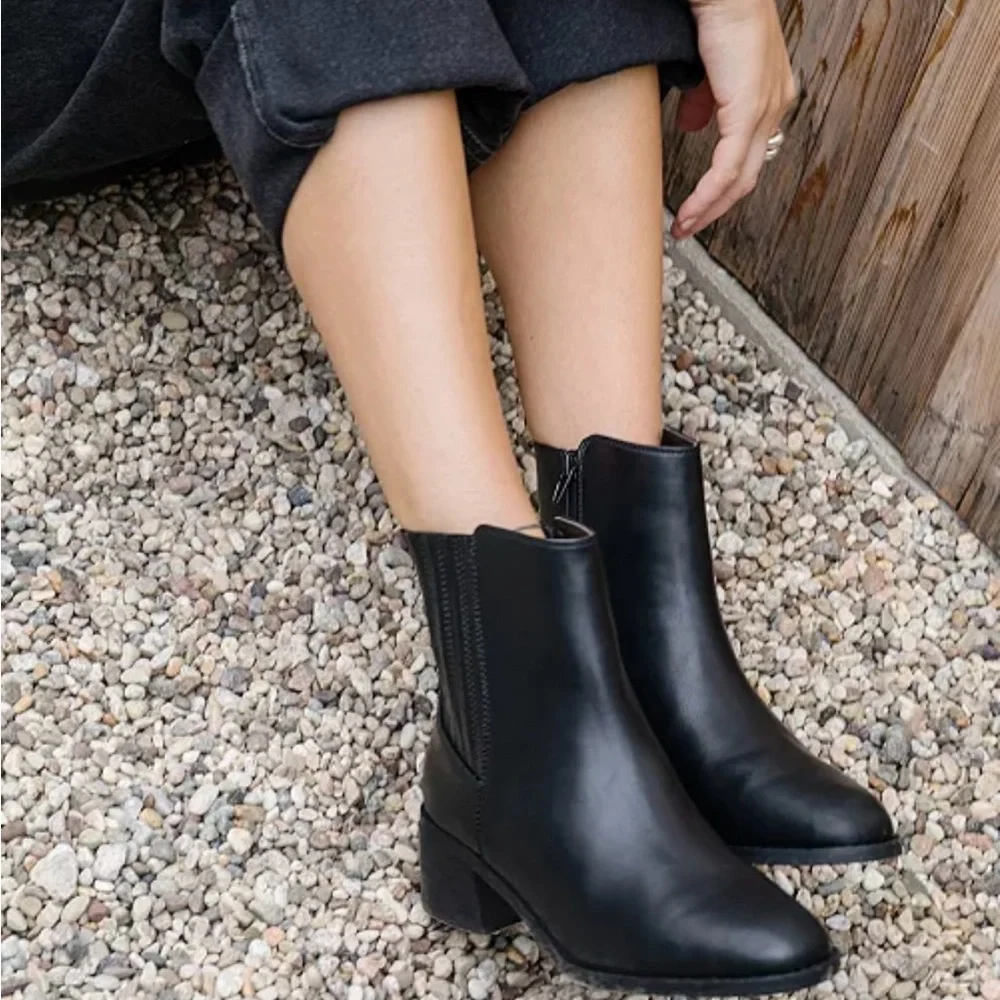 DV by Dolce Vita Delilah Black Ankle Bootie with Elastic Panels Women …